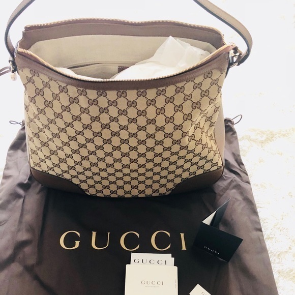 NEW AUTHENTIC GUCCI SUPREME BAG - Picture 1 of 8